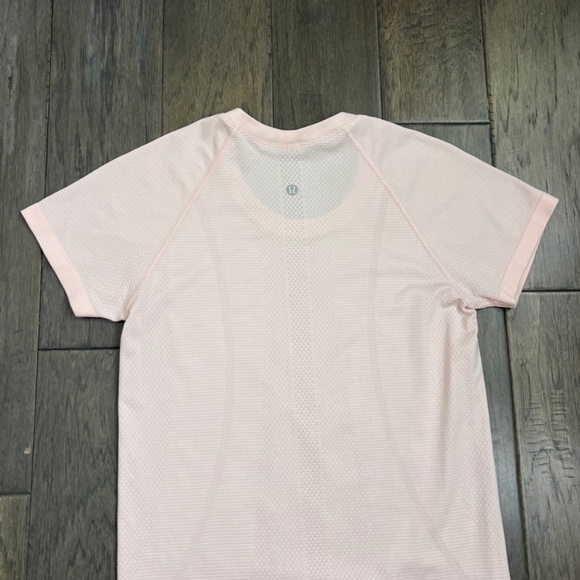 Lululemon Swiftly Tech Short Sleeve Shirt 2.0 Strawberry Milkshake - Picture 5 of 9